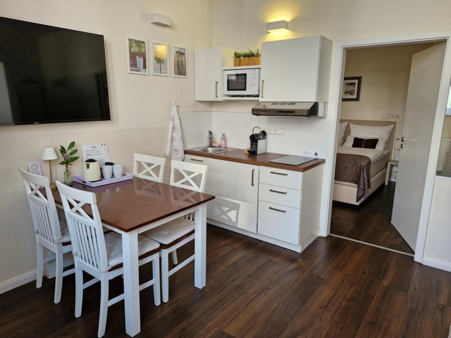 List Five - Your British Guesthouse Штутгарт Экстерьер фото