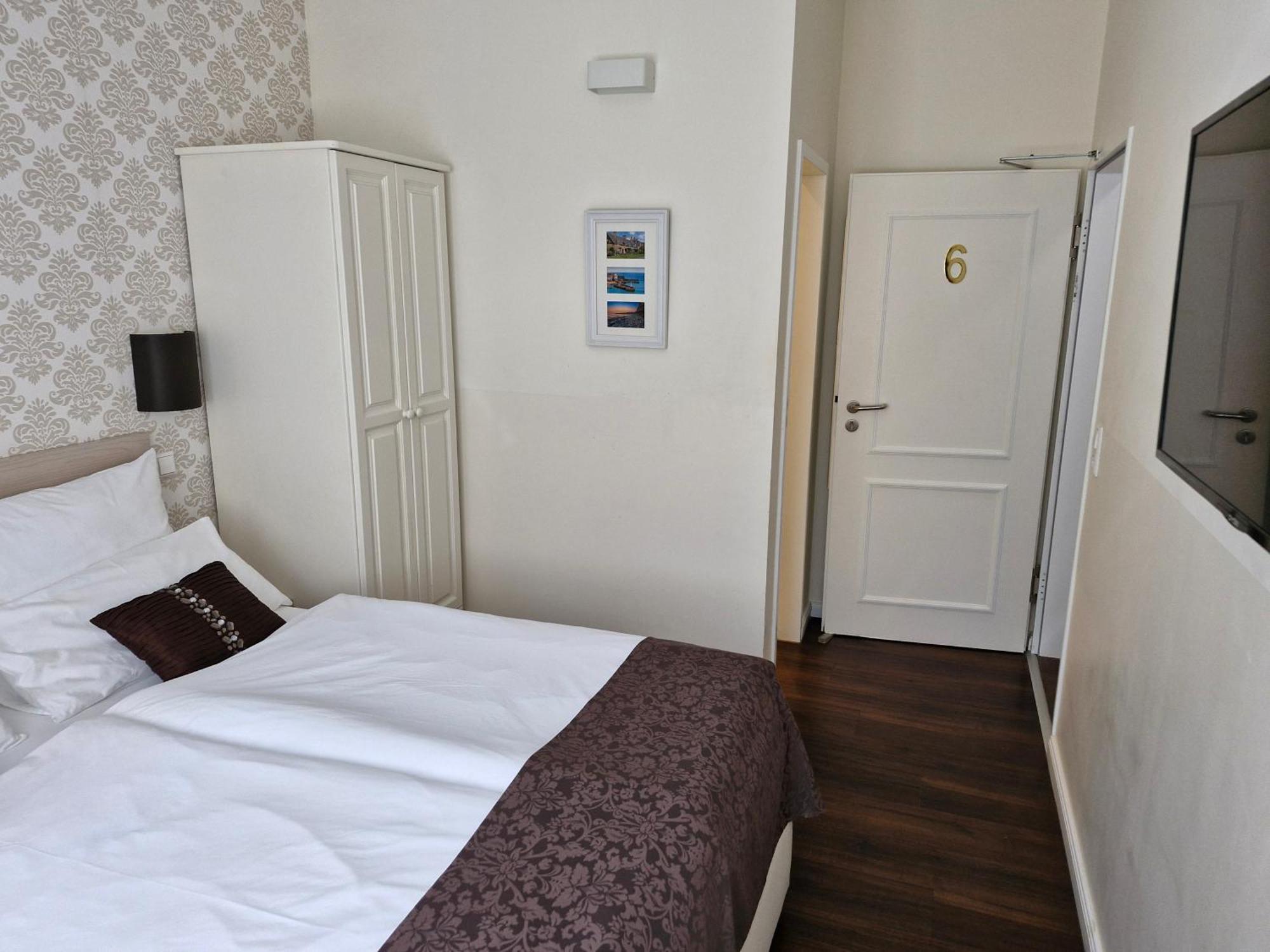 List Five - Your British Guesthouse Штутгарт Экстерьер фото