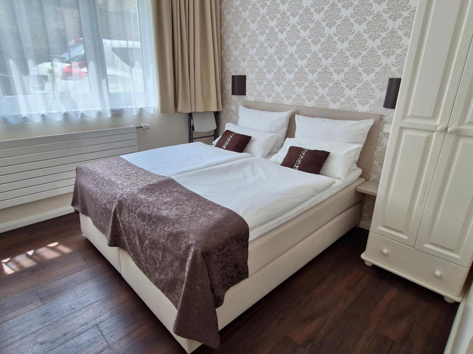 List Five - Your British Guesthouse Штутгарт Экстерьер фото